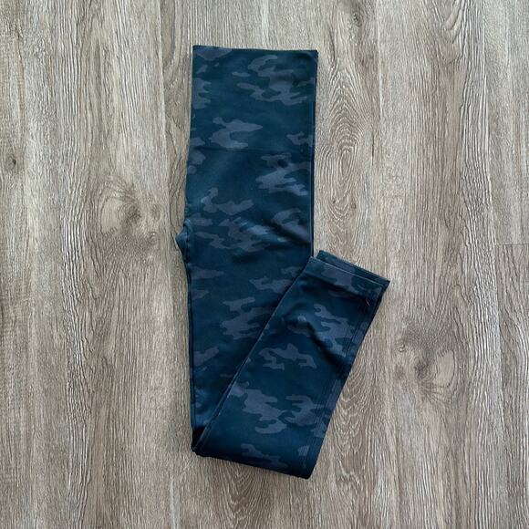 SPANX Look at Me Now Seamless Leggings Black Camo Size Large - Picture 1 of 4